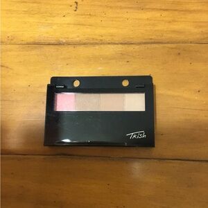 Trish McEvoy Eyeshadow Palette - Pink and Nude Tones